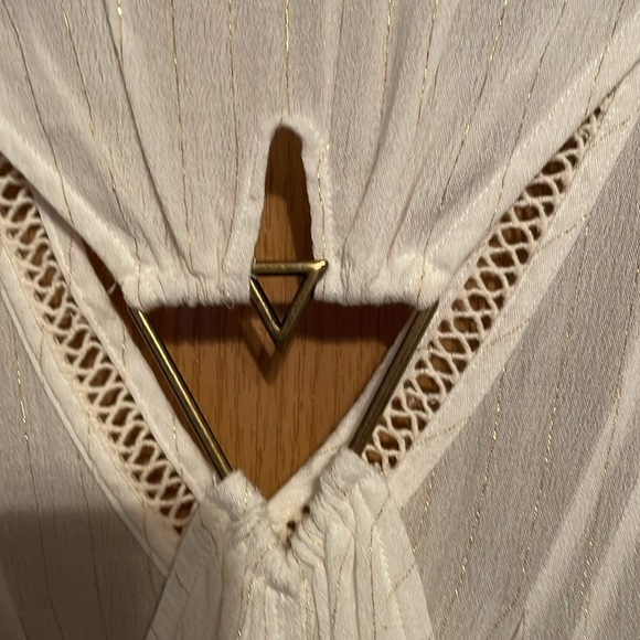 An M rayon flowy, cream w/ gold stripes, razor back, high/low tank top, Size L - Picture 6 of 6